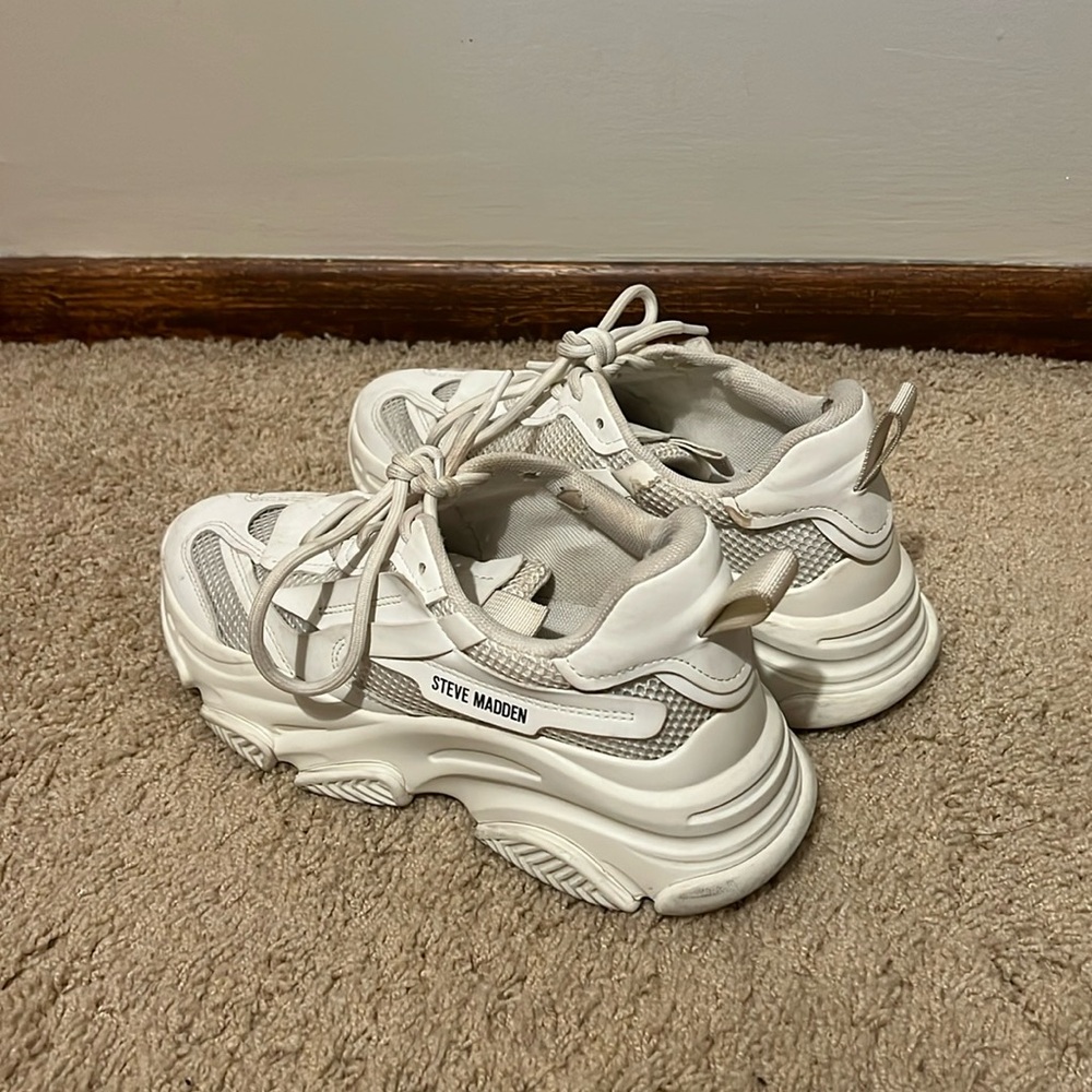 Steve Madden “Possession” Platform Sneaker